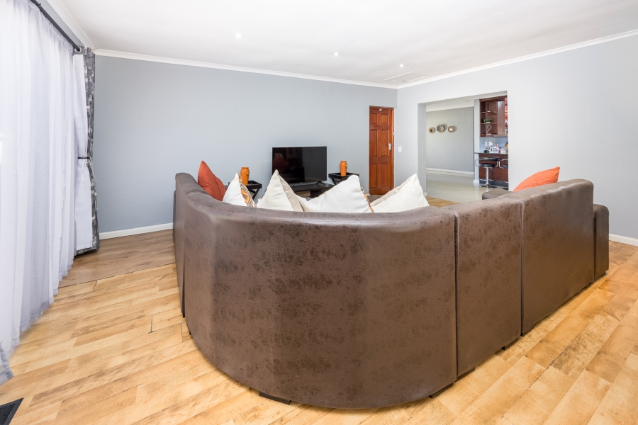 4 Bedroom Property for Sale in Protea Heights Western Cape